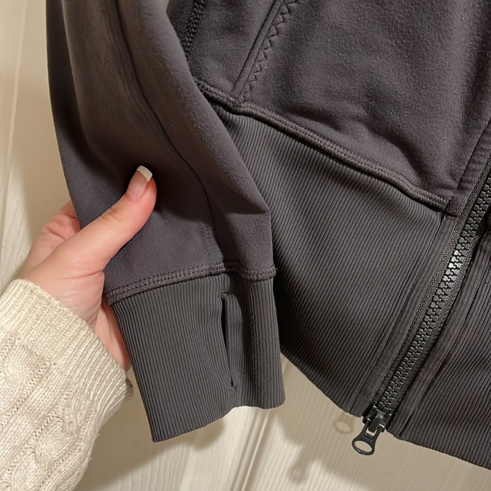 Lululemon Jacket - Picture 3 of 6